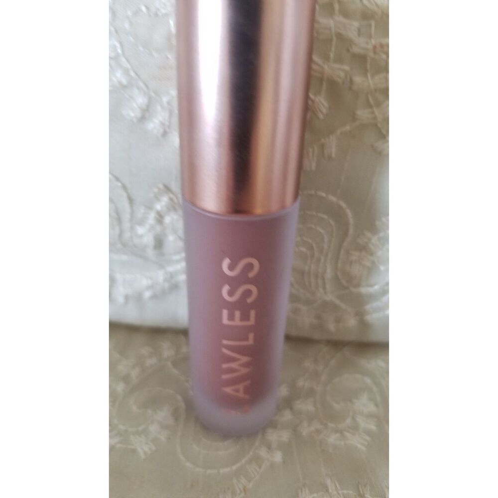 The LAWLESS Forget The Filler Lip Plumping Line Smoothing MAPLE SUGAR